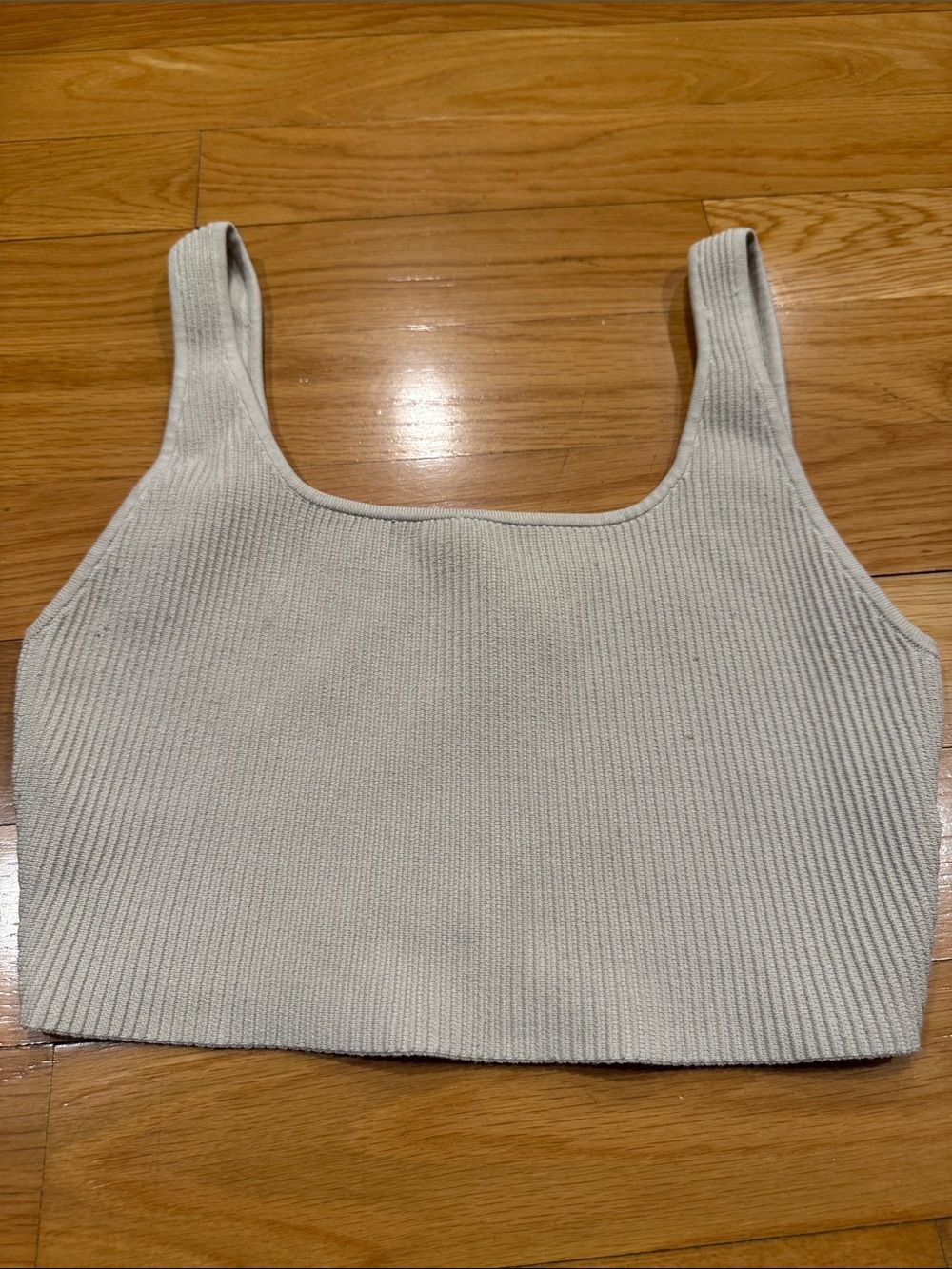 Aritzia Babaton sculpt knit crop top size medium.